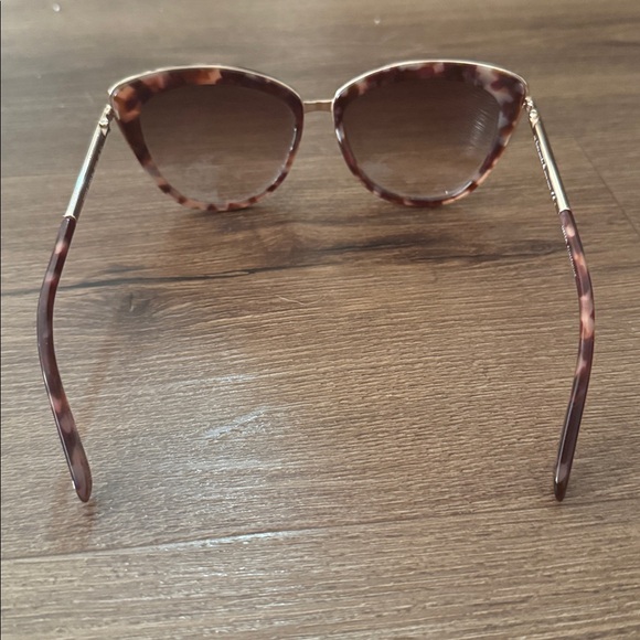 Kate Spade Kandi/S Tortoise Shell Sunglasses. Case included. - Picture 6 of 7